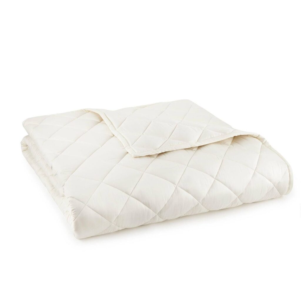 A white Whisper Organics cotton comforter
