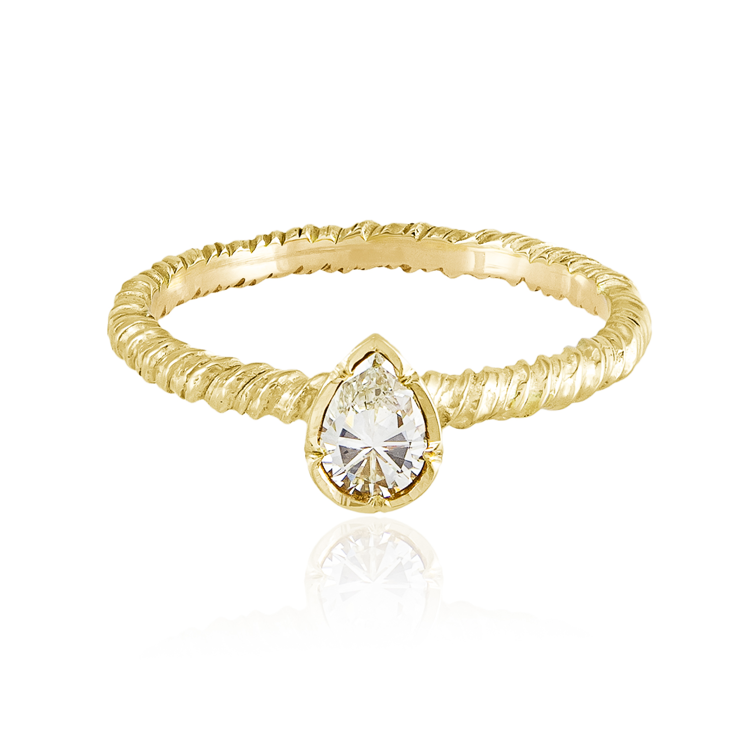 Pear Diamond Engagement Ring - A Simple and Elegant Choice